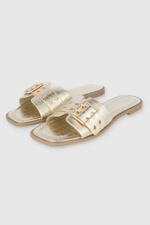 Sandalia tira ancha hebilla eyelets