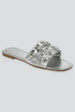 Sandalia tira ancha pliegues gemas grandes