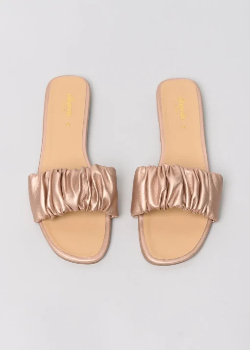 Sandalias pala tira rugosa
