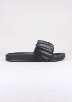 Sandalias slide cinta corrugada
