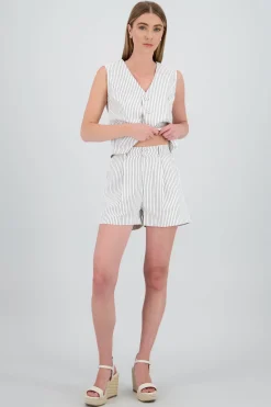 Short amplio rayas