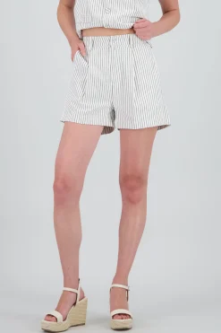 Short amplio rayas