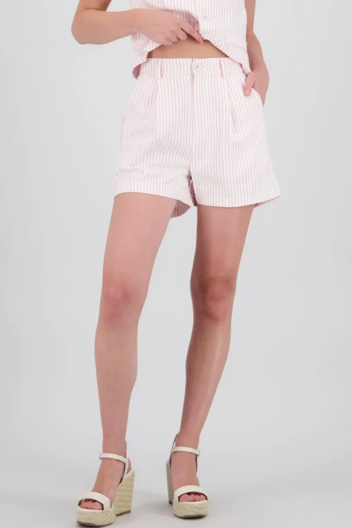Short amplio rayas
