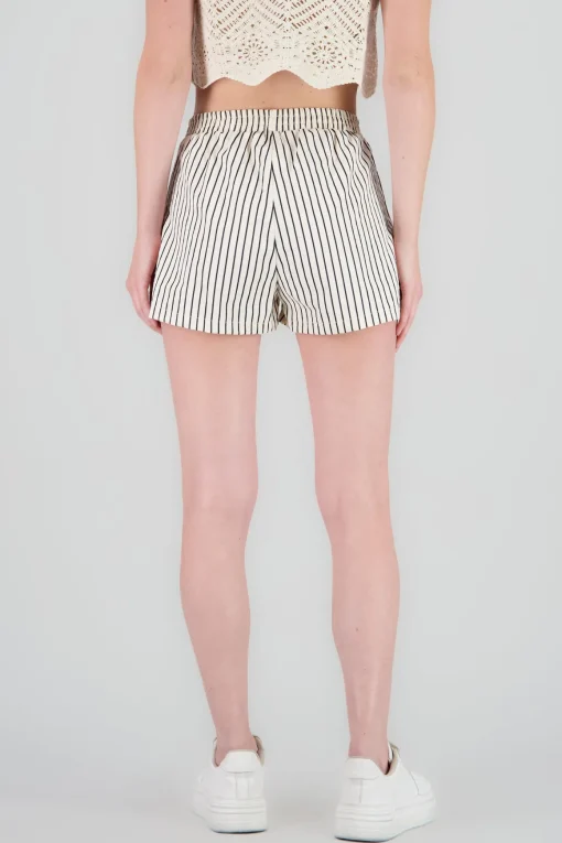 Short rayas detalle resorte