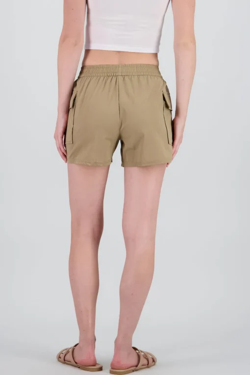 Shorts con bolsas cargo lisos