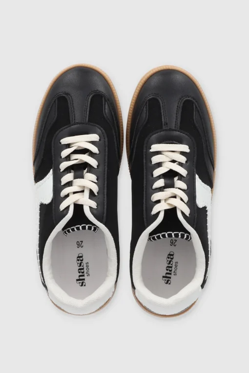Tenis casual bordado lateral