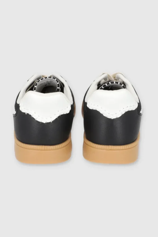 Tenis casual bordado lateral