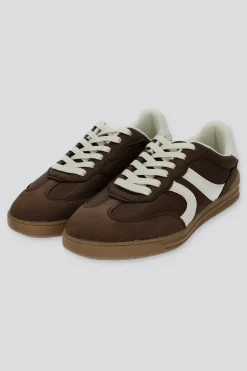 Tenis casual contraste materiales lineas