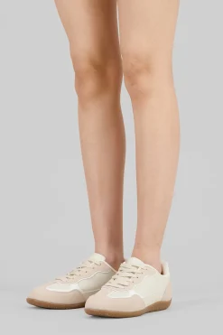 Tenis casual puntal