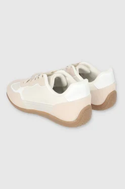 Tenis casual puntal