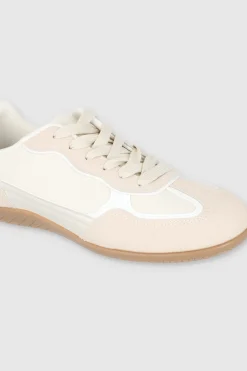 Tenis casual puntal