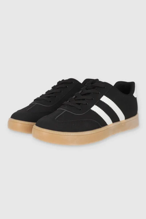 Tenis casual rayas punta suede