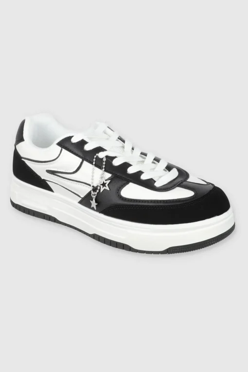 Tenis skater agujetas anchas