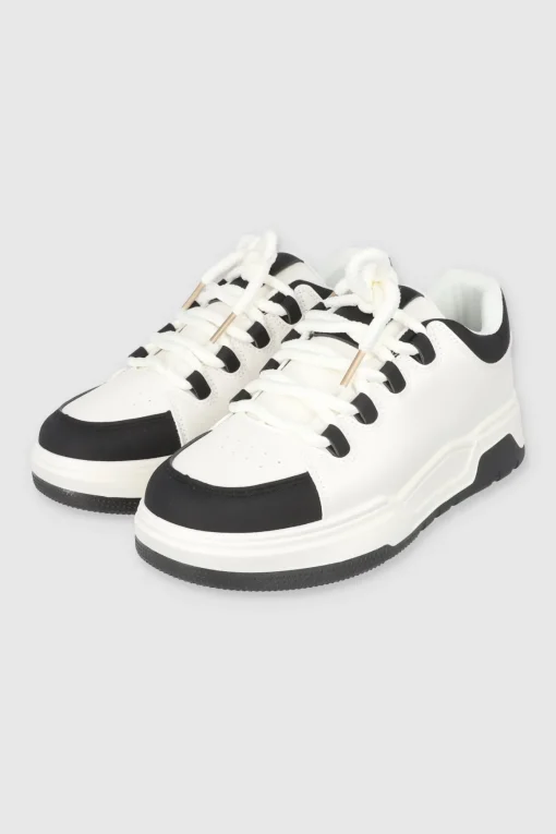 Tenis skater contrastes agujeta chunky