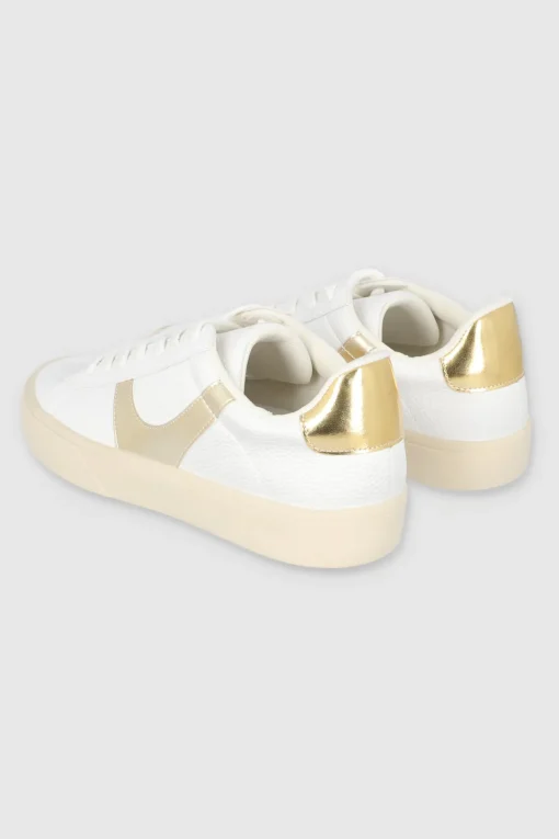 Tenis suela ancha detalle talon