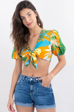 Top crop manga abullonada tropical