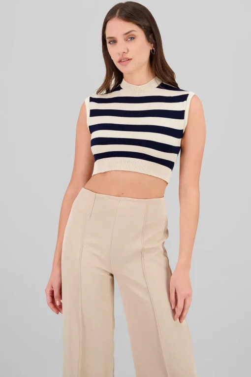 Top tejido sin manga detalle cuello