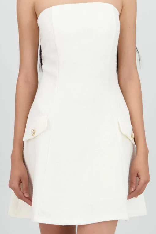 VESTIDO CON DETALLE DE FLOR