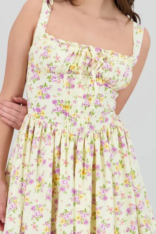 Vestido mini escote plisado flores