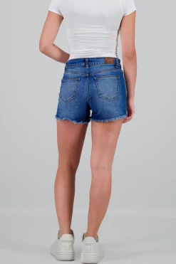 Bermuda corta con flequillo