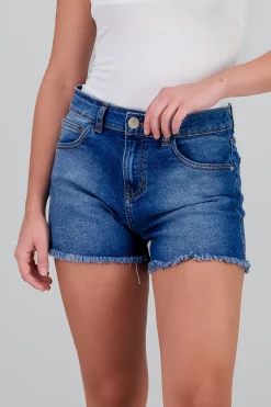Bermuda corta con flequillo