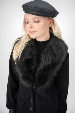 Boina efecto piel hebilla