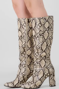 Bota estructurada larga puntual