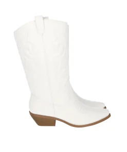 Bota vaquera bordados tacón bajo