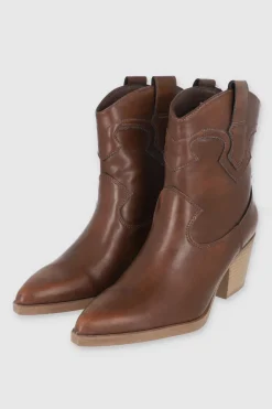 Bota vaquera efecto desgastado