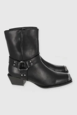 Botin vaquero punta rebanada detalle metal