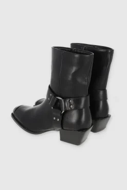 Botin vaquero punta rebanada detalle metal