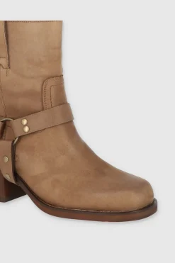 Botín Biker Tiras Aro Punta Cuadrda