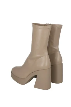 Botín efecto piel ajustado plataforma