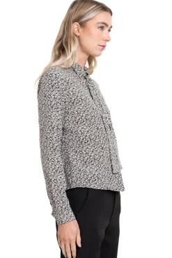 Camisa corbata flores