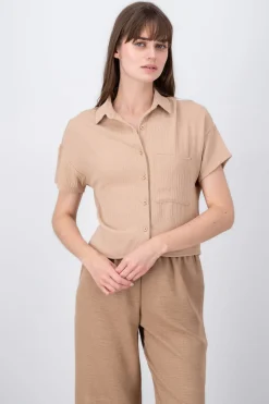 Camisa crop detalle bolsas