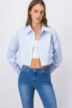 Camisa crop líneas brillosas