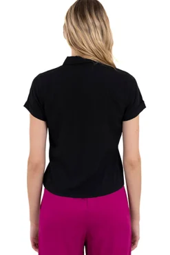 Camisa crop manga corta bolso