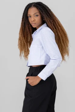 Camisa crop rayas bolsillos doble
