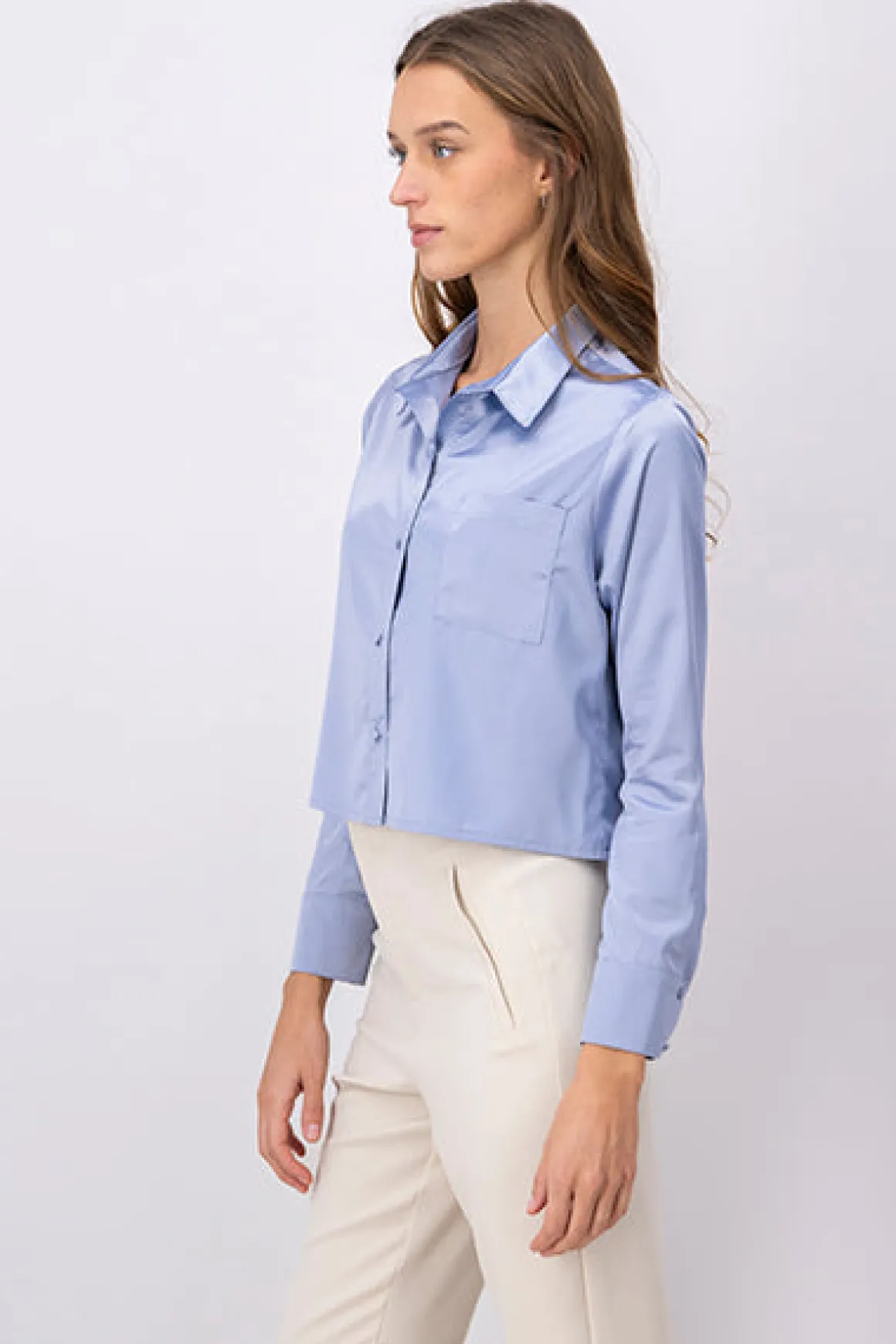 Camisa Crop Satinada Bolsillo