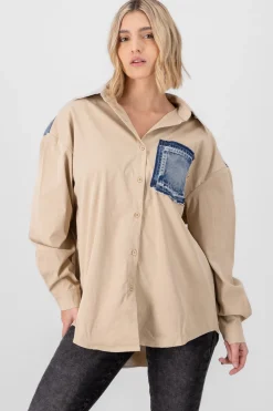 Camisa larga detalle bolsa denim