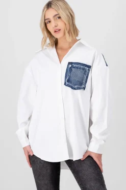 Camisa larga detalle bolsa denim