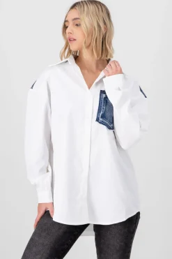 Camisa larga detalle bolsa denim