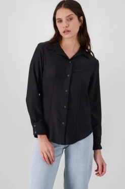 Camisa lisa manga larga detalle pinzas