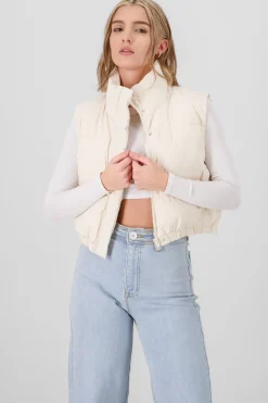 Chaleco con cuello alto liso