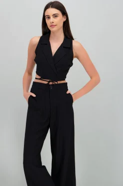 Chaleco crop detalle amarre