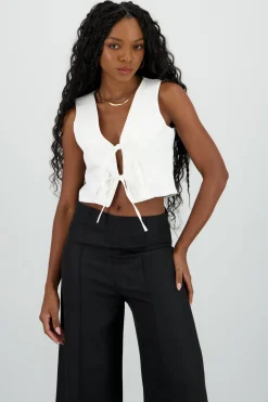 Chaleco crop detalle lazos