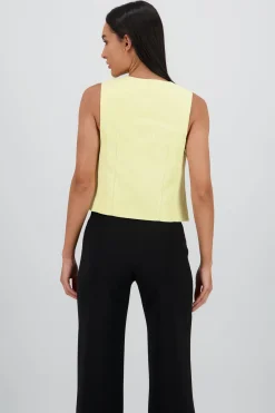 Chaleco detalle textura lazos