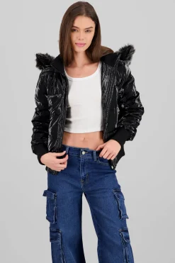 Chamarra con volumen y peluche