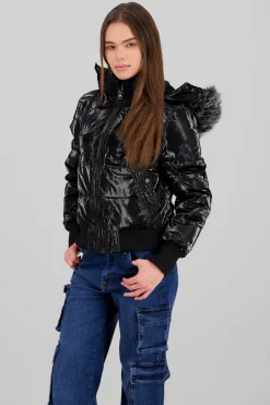 Chamarra con volumen y peluche