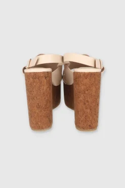 Cuña tiras anchas cruzadas destalonadas